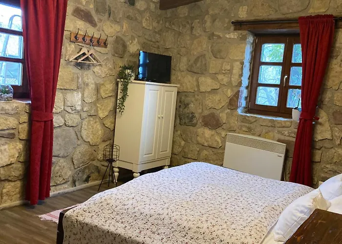 Zsoka Fogadoja アパートホテル 4*